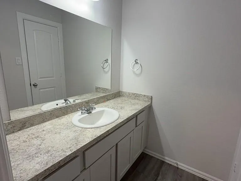 505 Hines Ave #B — Photo 20
