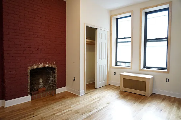 Rented by Siderow Residential Group | media 21