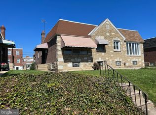 2117 Emerson St, Philadelphia, PA 19152