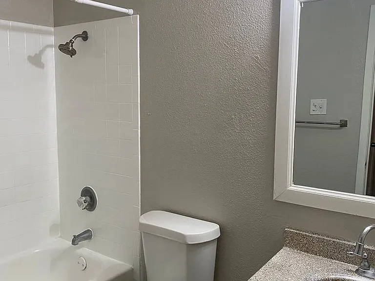 Grant Apartments — Photo 7