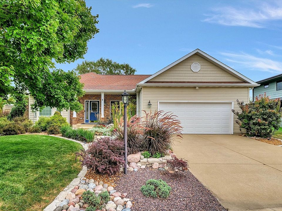 1104 Prestwick Point, Champaign, IL 61822 Zillow