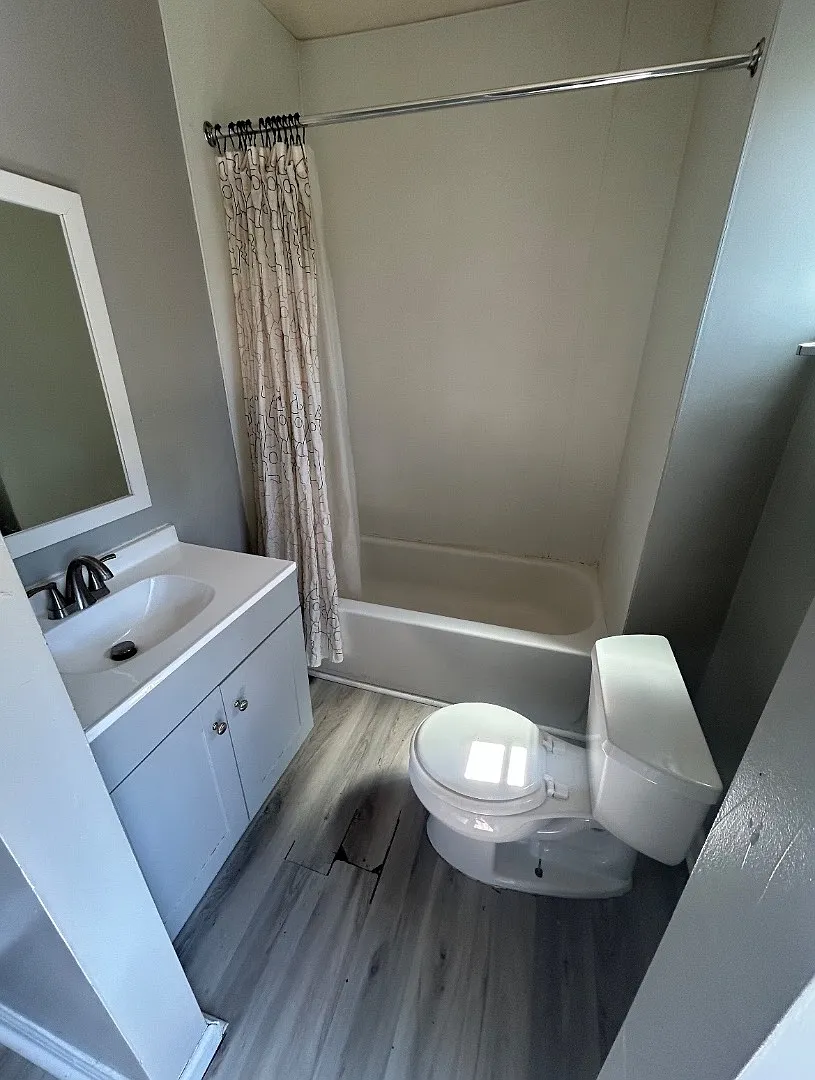 2021 Russell St - unit 7 — Photo 4