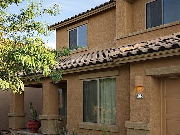 3rd image of 703 W Tremolo Ln