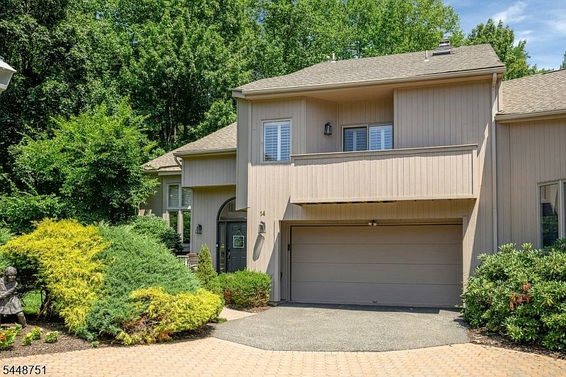 1st image of 14 Robinhood Dr