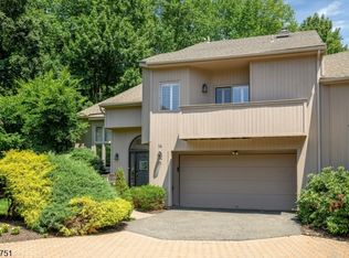 14 Robinhood Dr, Mountain Lakes, NJ 07046