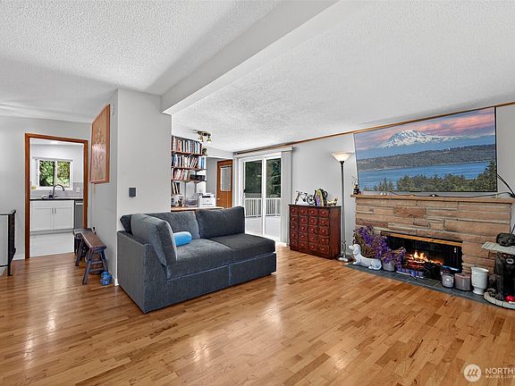 4th image of 13828 183rd Avenue SE