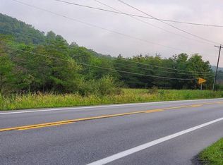 3370 Valley Rd, Berkeley Springs, WV 25411