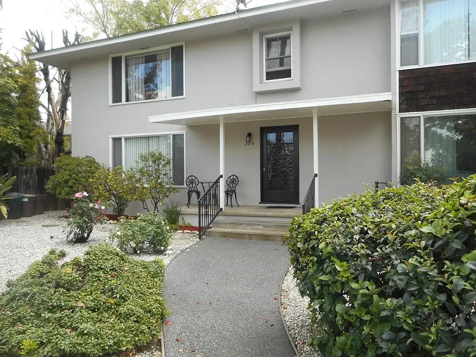 Lovely 1 bedroom 1 bath apt. in Raymond Hills South Pasadena!
