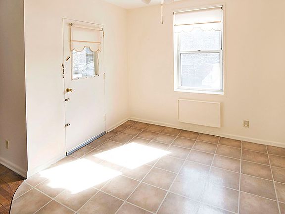 5th image of 3901 Independence Ave APT 4E