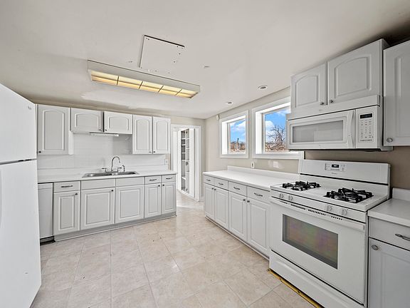 4th image of 1824 Grace Ave