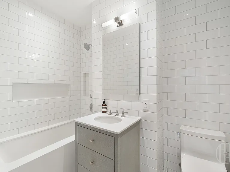 164 W 74th St #PHA — Photo 16