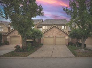 8505 Hemlock Ln, Darien, IL 60561