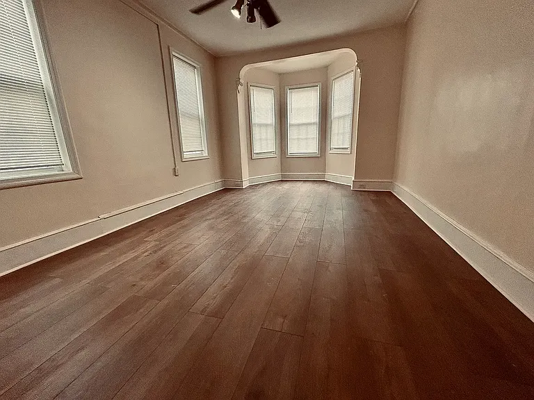 2810 Frankford Ave — Photo 15