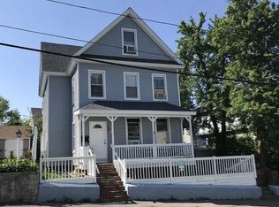 51 18th St #2, Lowell, MA 01850