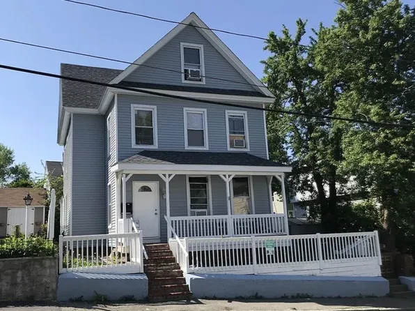 51 18th St, Lowell, MA