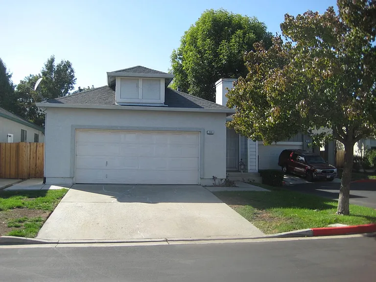735 Rocky Creek Ter — Photo 13