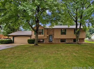 960 Wagon Trail Ct, Troy, IL 62294