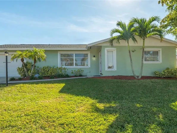 6725 Roxbury Dr, Sarasota, FL 34231