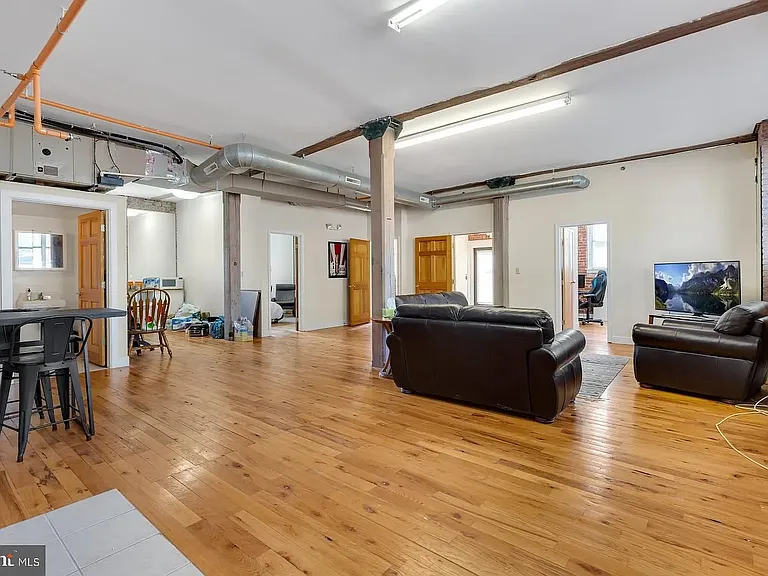 200 Krams Ave #2-3 — Photo 2