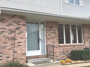 1520 Pioneer Rd UNIT C, Crest Hill, IL 60403