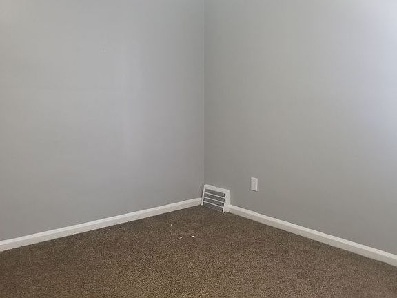 3rd image of 19134 Sussex St