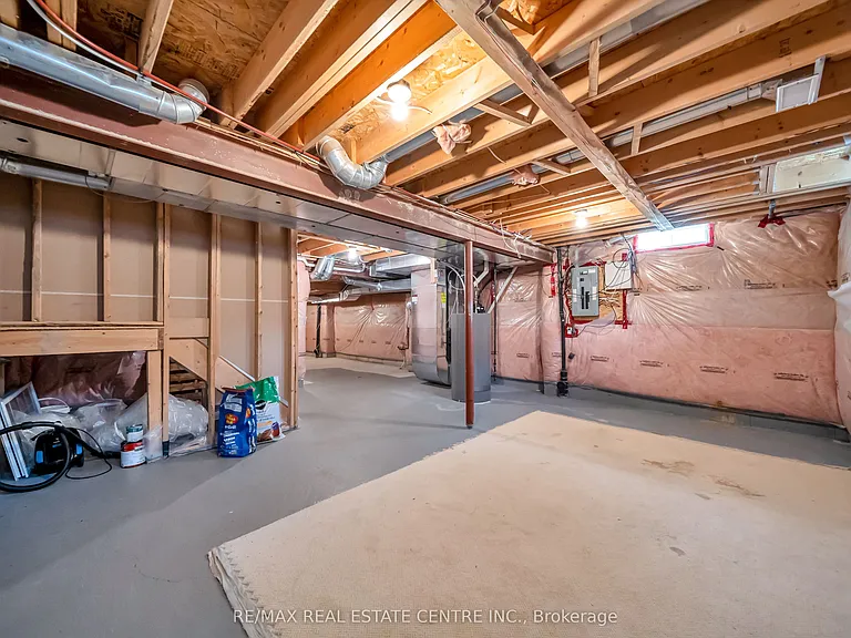 4215 Cole Cres — Photo 46