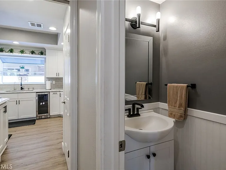 1219 S Catalina Ave — Photo 21