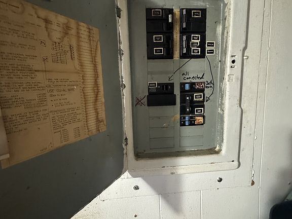 3rd image of 210 6th St