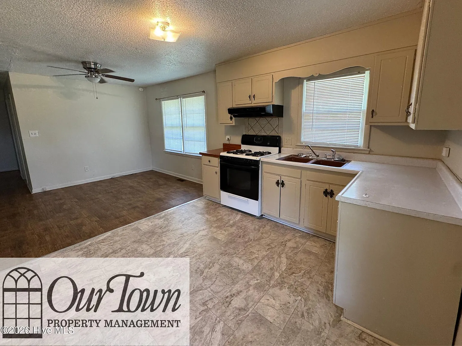 3 bed, 1.0 bath, 1025 sqft, $1,200 — Photo 4
