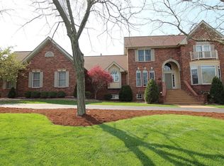 1069 Whitmoor Dr, Weldon Spring, MO 63304