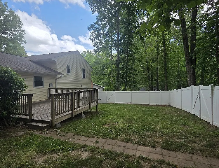 104 Crutchfield Cir — Photo 2
