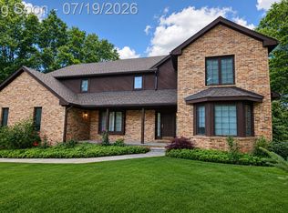 4422 Argenta Dr, Brighton, MI 48116
