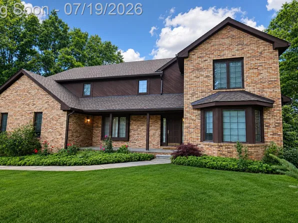 4422 Argenta Dr, Brighton, MI 48116
