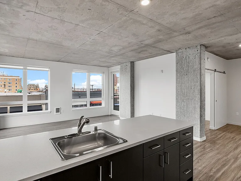 Stadium Apartments — Photo 45