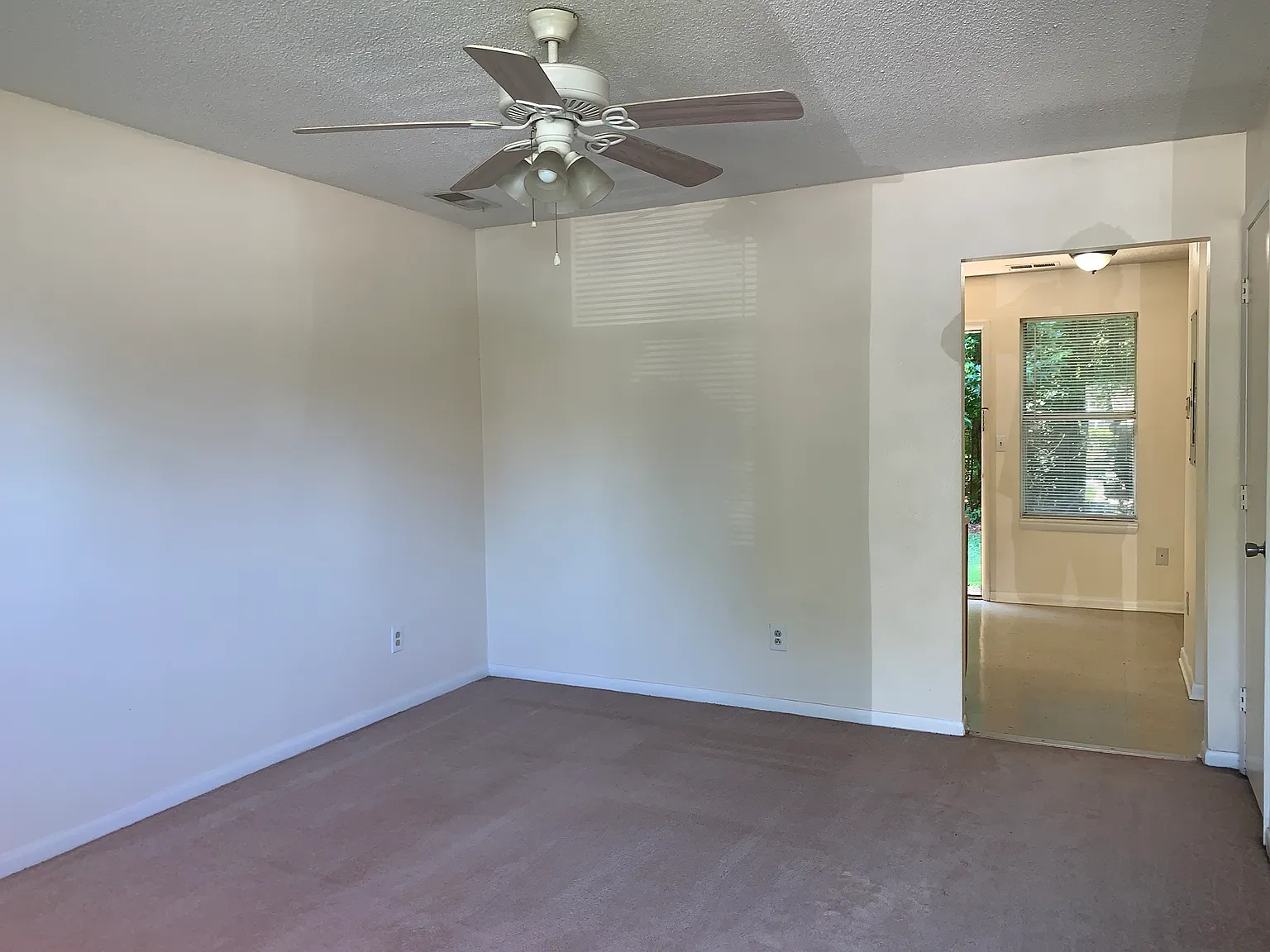 1 bed, 780 sqft, $1,100 — Photo 2