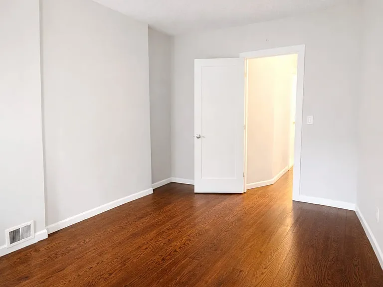 99 Clerk St #2A — Photo 5