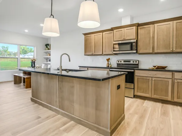 4401 Stone Mountain Pkwy, Columbia, MO 65201