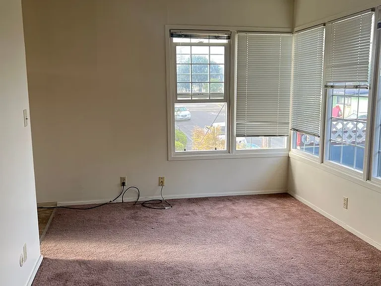 2312 Wilson St — Photo 6