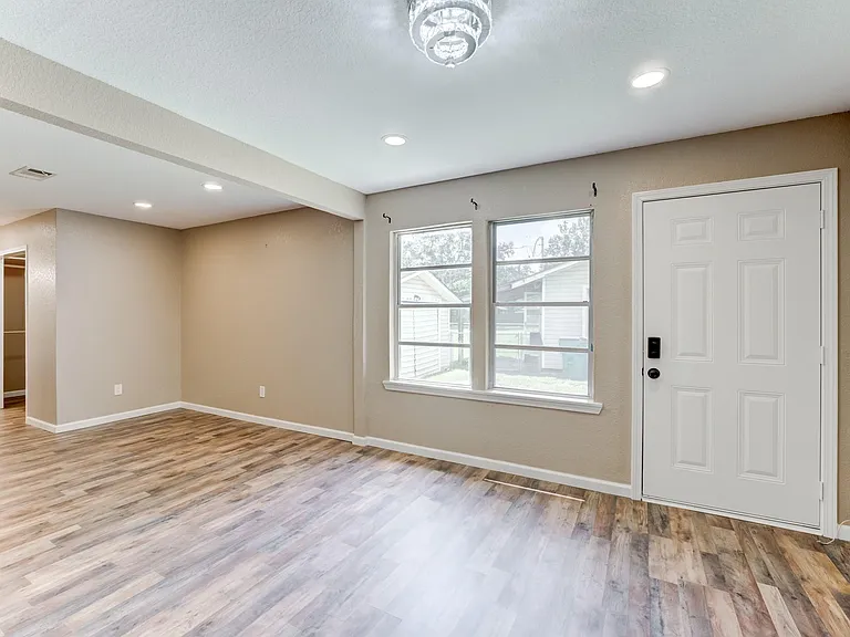 305 Yaupon St — Photo 22