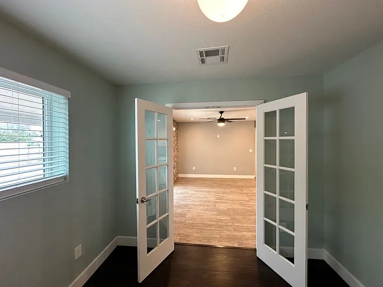 2315 E Marmora St — Photo 19