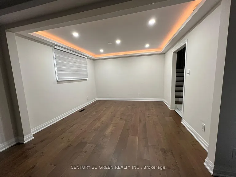 1257 Tredmore Dr #UPPER — Photo 7