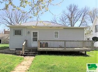 430 Main St, Akron, IA 51001