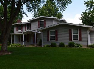 8095 Crickett Ln, Sedalia, MO 65301