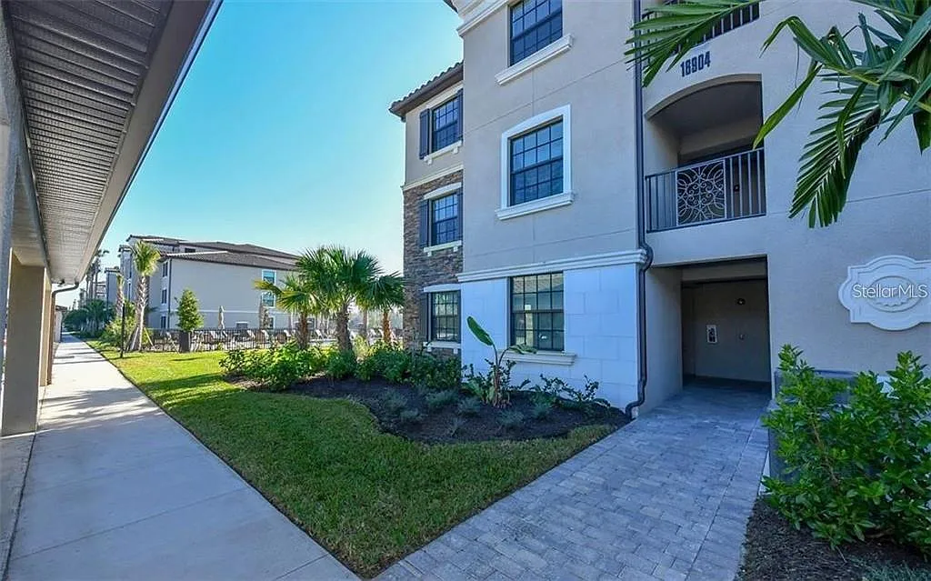 3 bed, 2.0 bath, 1286 sqft, $6,500 — Photo 1