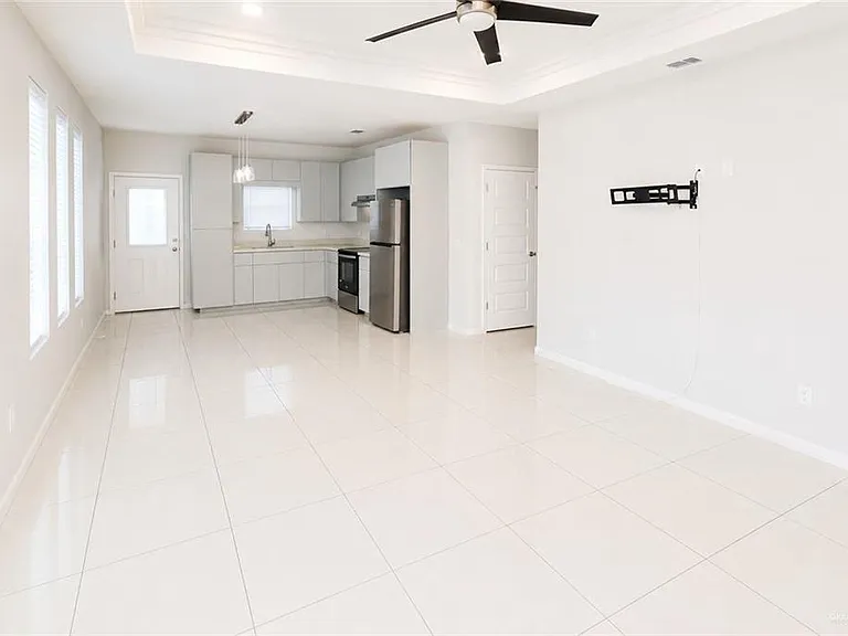 1417 S Xanthia St #2 — Photo 5