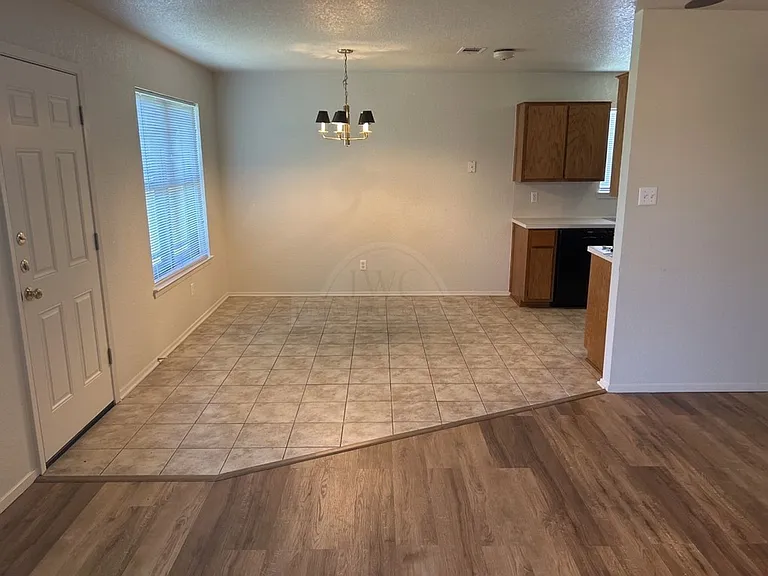 621 Deloris Dr — Photo 4