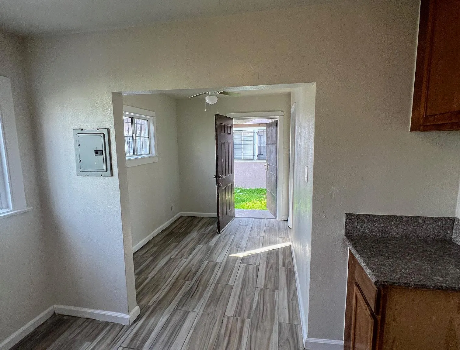 1 bed, 450 sqft, $1,599 — Photo 3