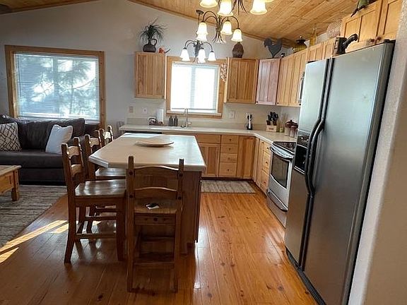 3rd image of 1589 Crocker Ct