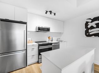 Carlton West, Ottawa, ON K2A 1C4