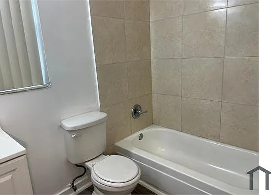 5250 NW 26th Ave — Photo 5